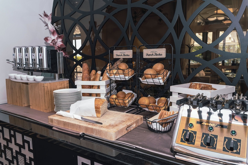 Grand Hotel Slavia — Restaurant & bars in Baška Voda, Split-Dalmatia