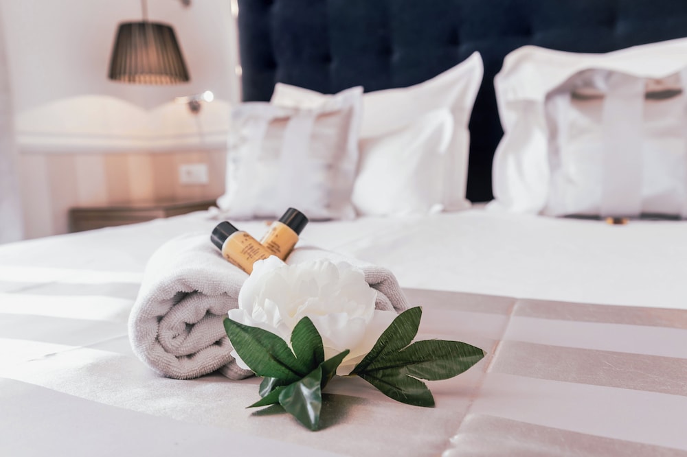 Grand Hotel Slavia — Hotel rooms in Baška Voda, Split-Dalmatia
