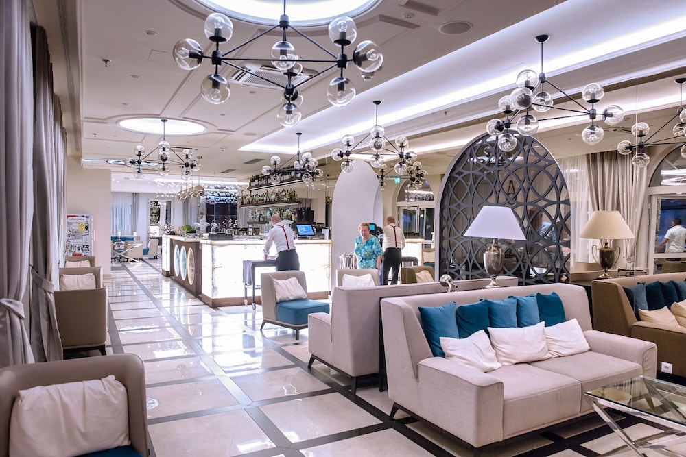 Grand Hotel Slavia — Restaurant & bars in Baška Voda, Split-Dalmatia