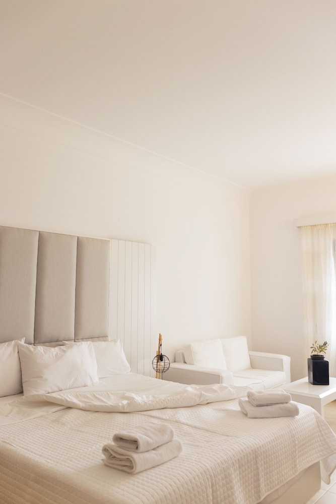 Astro Palace Hotel & Spa — Hotel rooms in Karterados, South Aegean