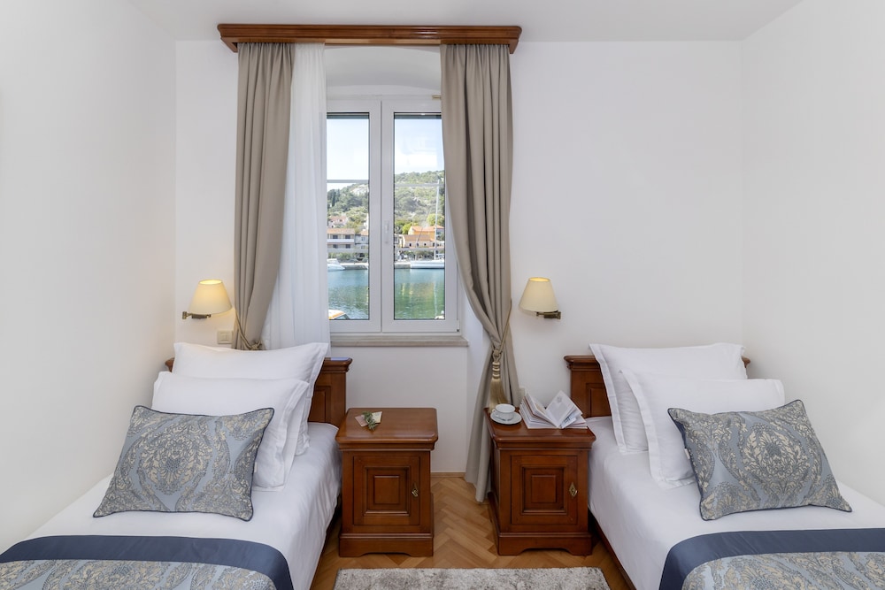 Heritage Hotel Tisno — Hotel rooms in Tisno, Šibenik-Knin