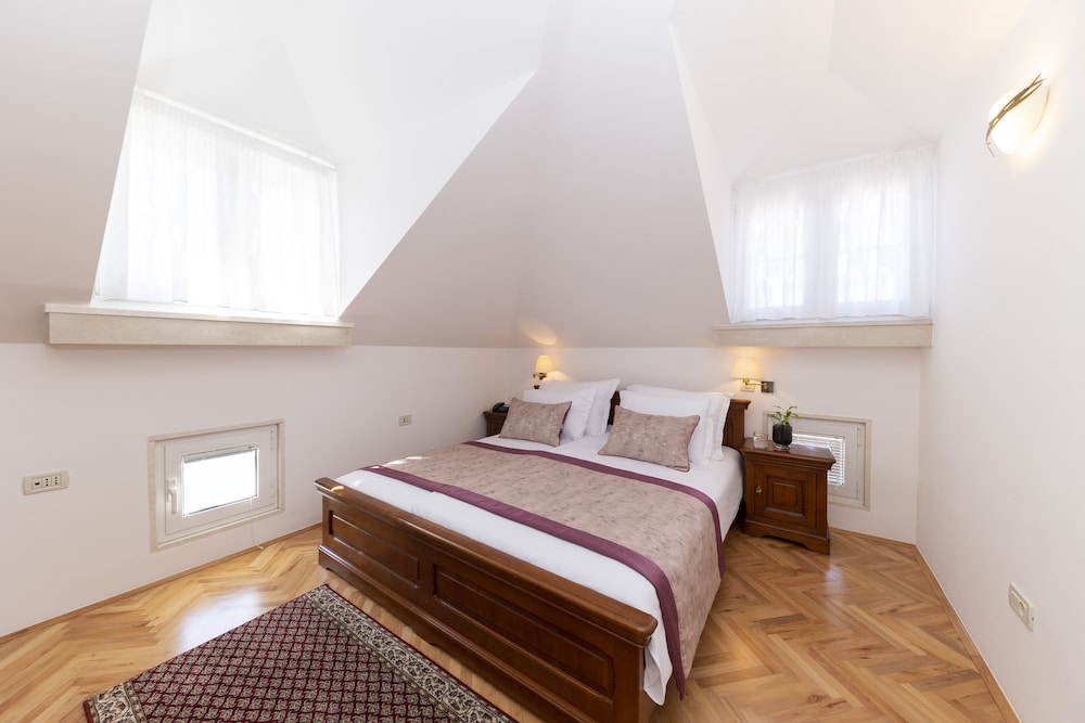 Heritage Hotel Tisno — Hotel rooms in Tisno, Šibenik-Knin