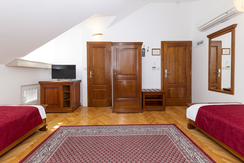 Heritage Hotel Tisno — Hotel rooms in Tisno, Šibenik-Knin