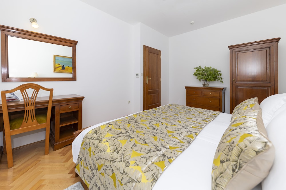 Heritage Hotel Tisno — Hotel rooms in Tisno, Šibenik-Knin