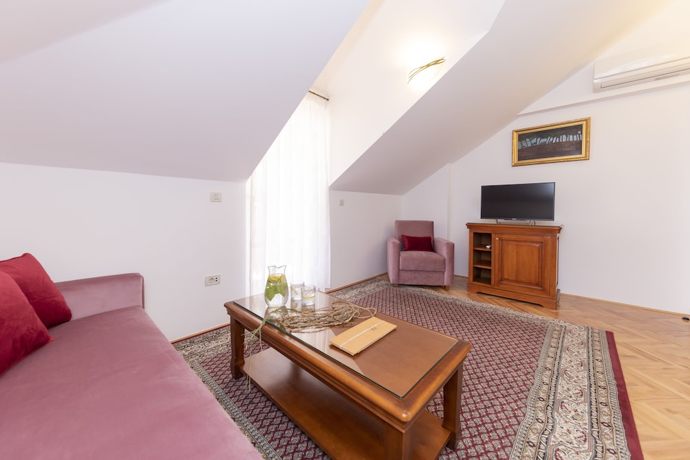 Heritage Hotel Tisno — Hotel rooms in Tisno, Šibenik-Knin