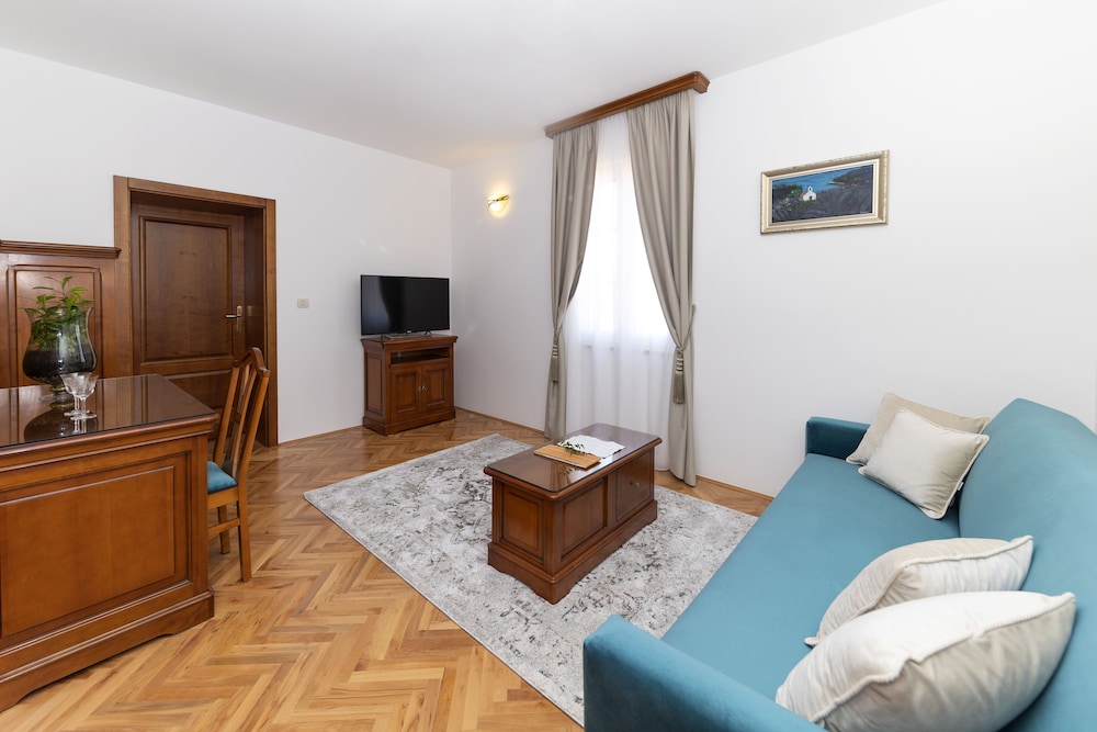 Heritage Hotel Tisno — Hotel rooms in Tisno, Šibenik-Knin