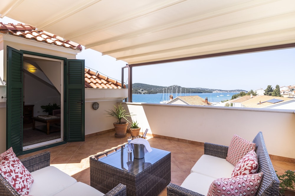 Heritage Hotel Tisno — Hotel rooms in Tisno, Šibenik-Knin
