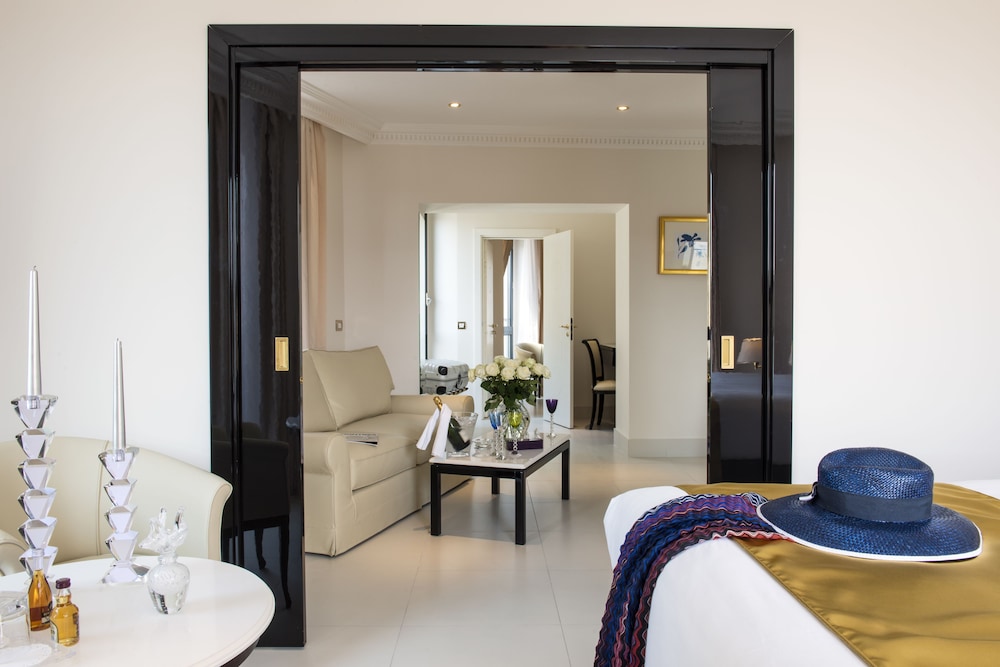 Hôtel Aston La Scala — Hotel rooms in Nice, Provence-Alpes-Cote d'Azur