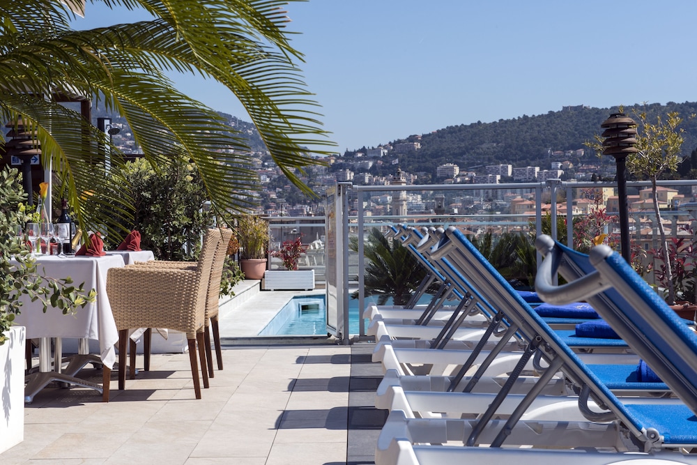 Hôtel Aston La Scala — Swimming pool in Nice, Provence-Alpes-Cote d'Azur