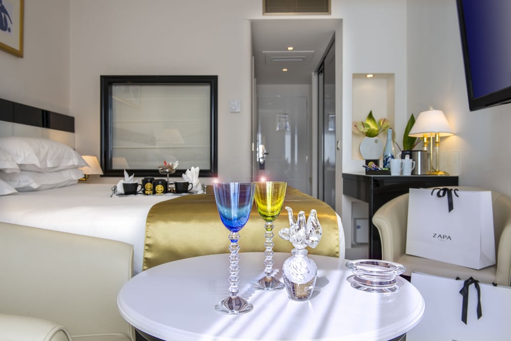 Hôtel Aston La Scala — Hotel rooms in Nice, Provence-Alpes-Cote d'Azur