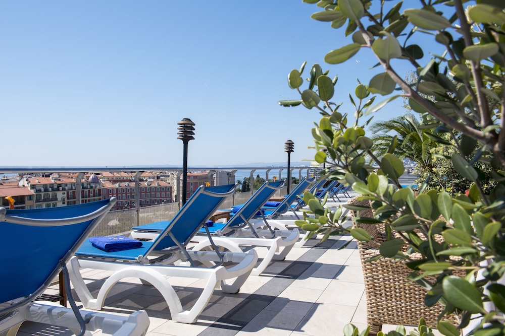 Hôtel Aston La Scala — Swimming pool in Nice, Provence-Alpes-Cote d'Azur