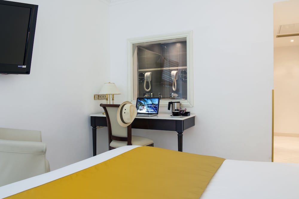 Hôtel Aston La Scala — Hotel rooms in Nice, Provence-Alpes-Cote d'Azur