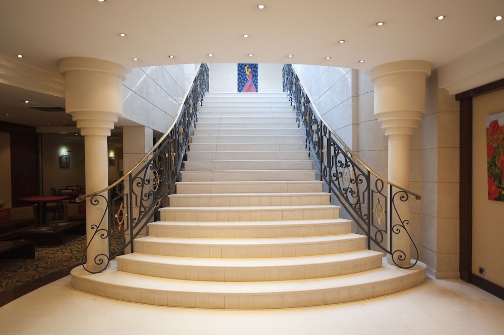 Hôtel Aston La Scala — Hotel building in Nice, Provence-Alpes-Cote d'Azur