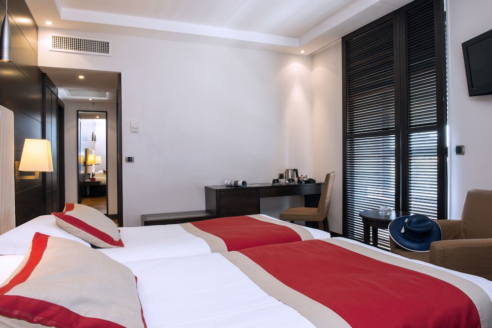 Hôtel Aston La Scala — Hotel rooms in Nice, Provence-Alpes-Cote d'Azur