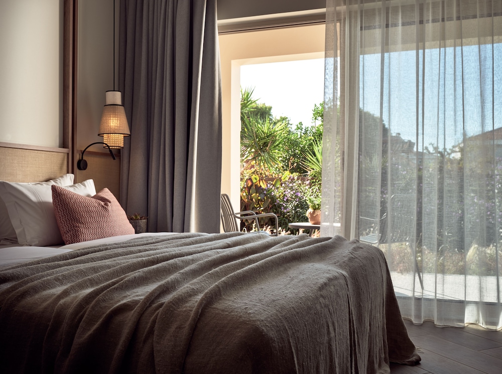 Cactus Hotel — Hotel rooms in Laganas, Ionian Islands