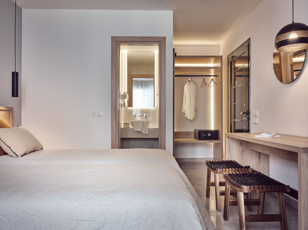 Cactus Hotel — Hotel rooms in Laganas, Ionian Islands