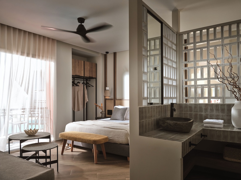 Cactus Hotel — Hotel rooms in Laganas, Ionian Islands