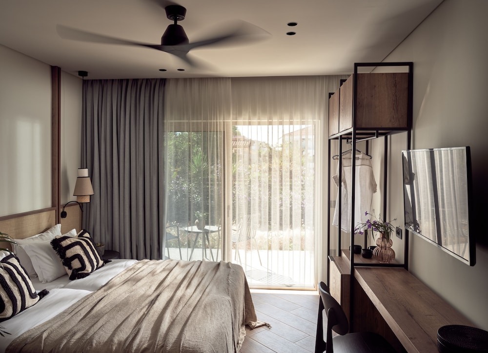 Cactus Hotel — Hotel rooms in Laganas, Ionian Islands