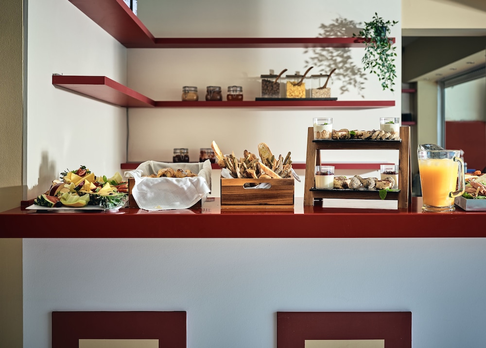 Cactus Hotel — Restaurant & bars in Laganas, Ionian Islands