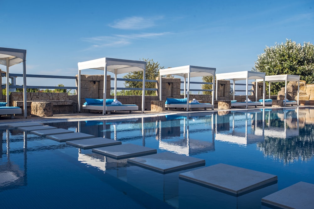 Island Beach Resort - Adults Only — Swimming pool in Lefkimmi (Corfu), Ionian Islands
