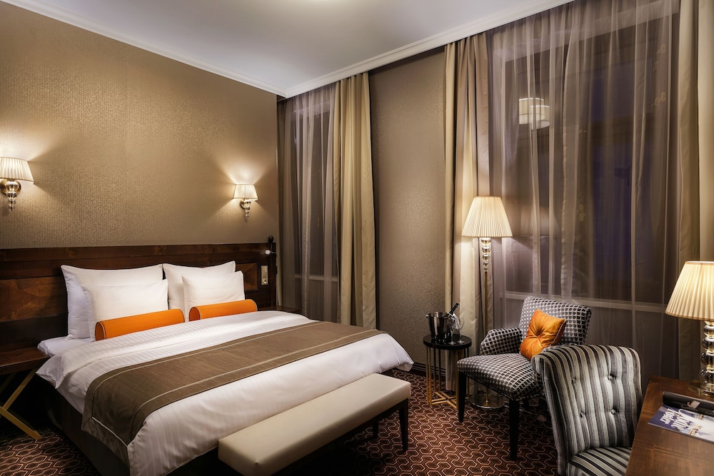 Cosmopolitan Hotel Prague — Hotel rooms in Prague, Prague