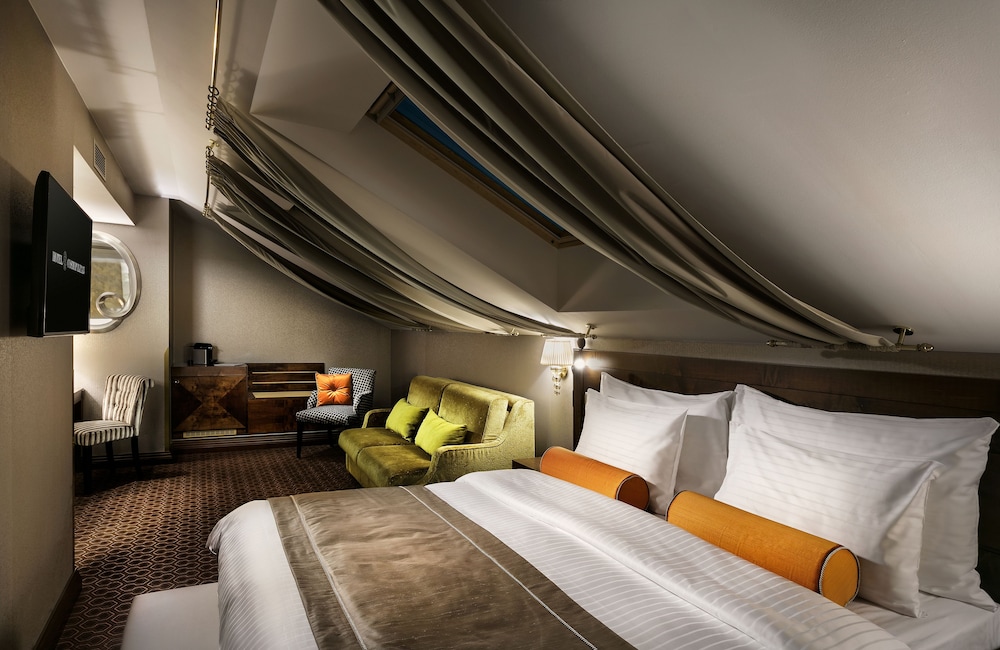 Cosmopolitan Hotel Prague — Hotel rooms in Prague, Prague