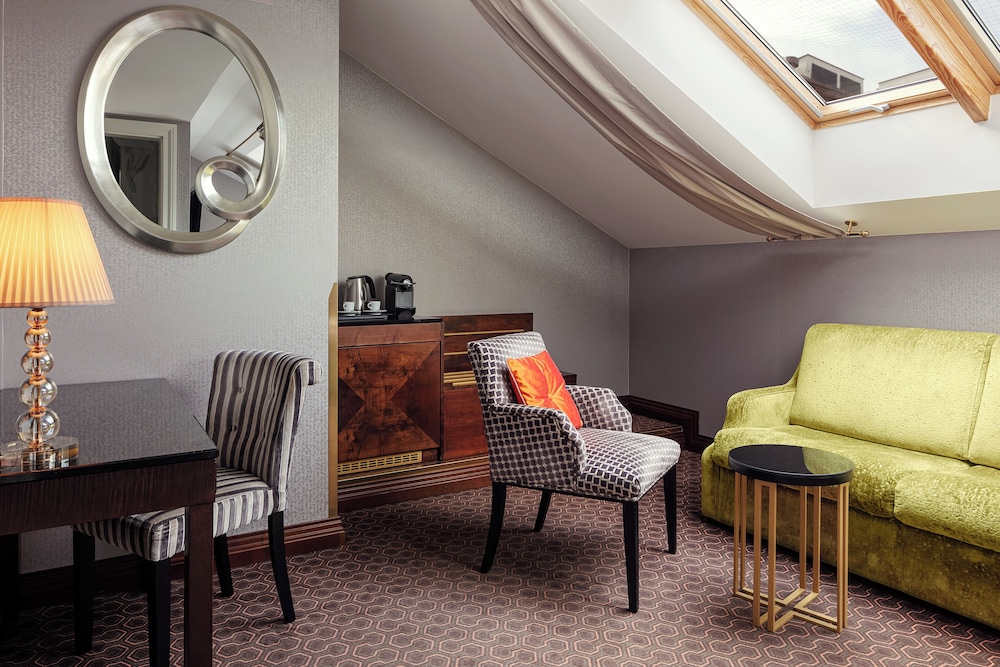 Cosmopolitan Hotel Prague — Hotel rooms in Prague, Prague