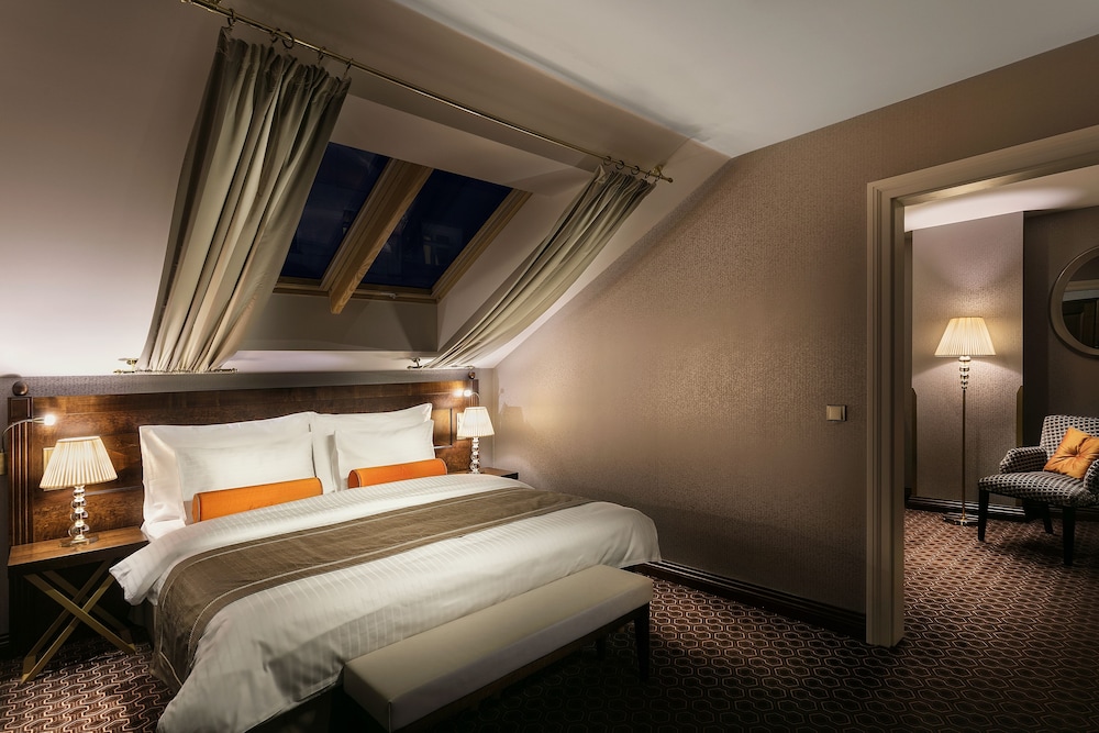 Cosmopolitan Hotel Prague — Hotel rooms in Prague, Prague