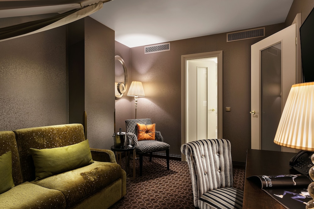 Cosmopolitan Hotel Prague — Hotel rooms in Prague, Prague