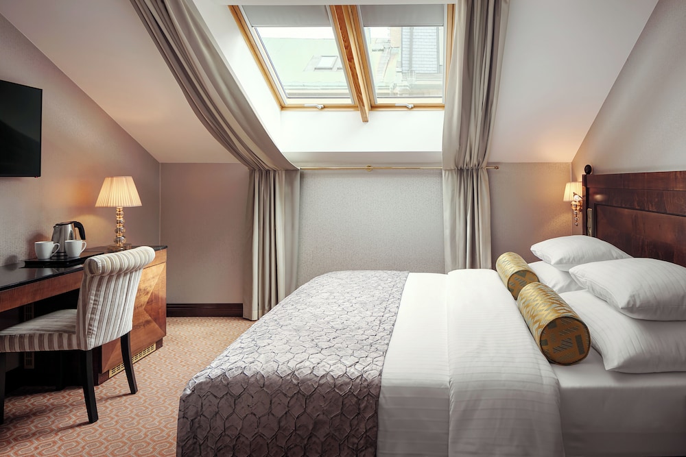 Cosmopolitan Hotel Prague — Hotel rooms in Prague, Prague