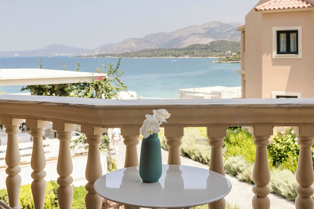 Thalassa Boutique Hotel - Adults Only — Hotel building in Lassi, Ionian Islands