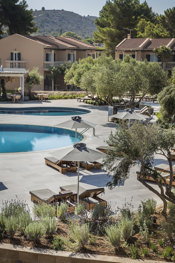 Thalassa Boutique Hotel - Adults Only — Swimming pool in Lassi, Ionian Islands