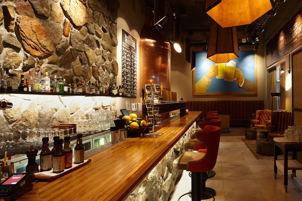 Fosshotel Reykjavik — Restaurant & bars in Reykjavik, Capital Region