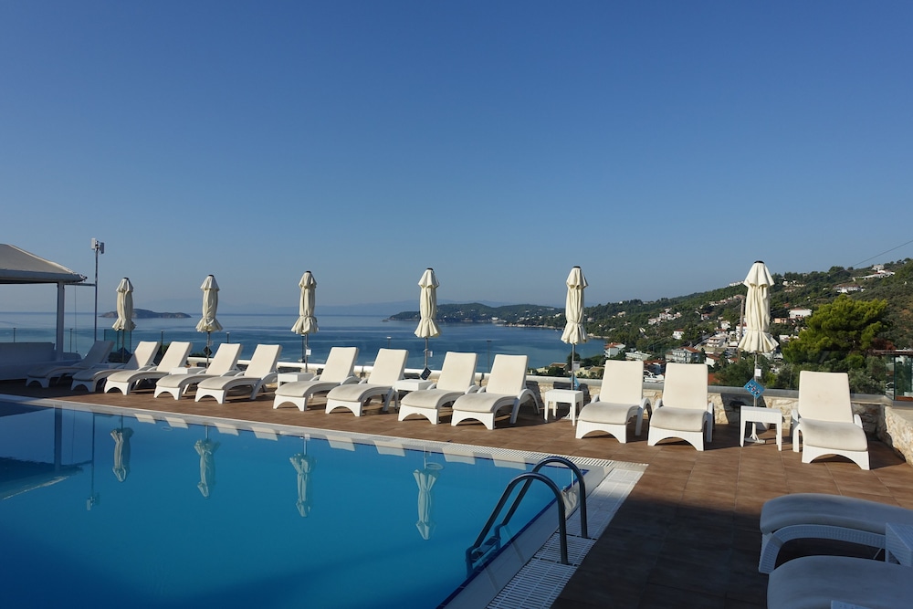 Hotel Rene — Swimming pool in Skiathos, Thessaly