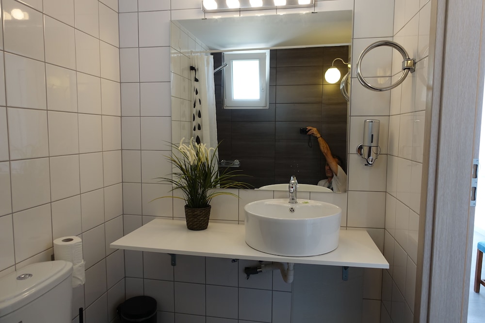 Hotel Rene — Hotel rooms in Skiathos, Thessaly