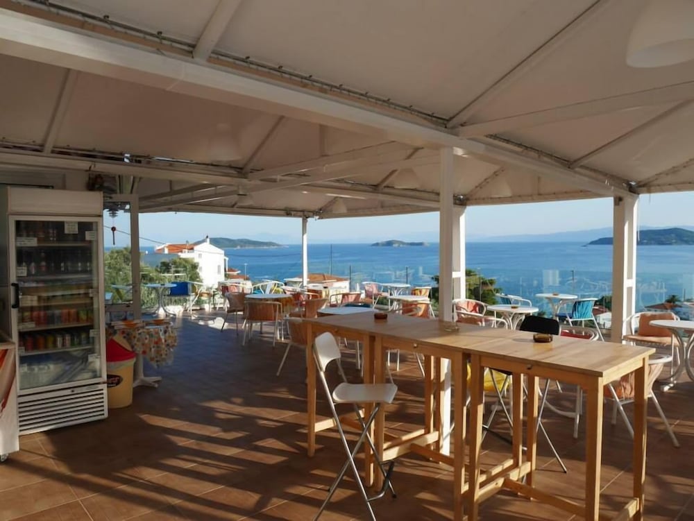 Hotel Rene — Restaurant & bars in Skiathos, Thessaly