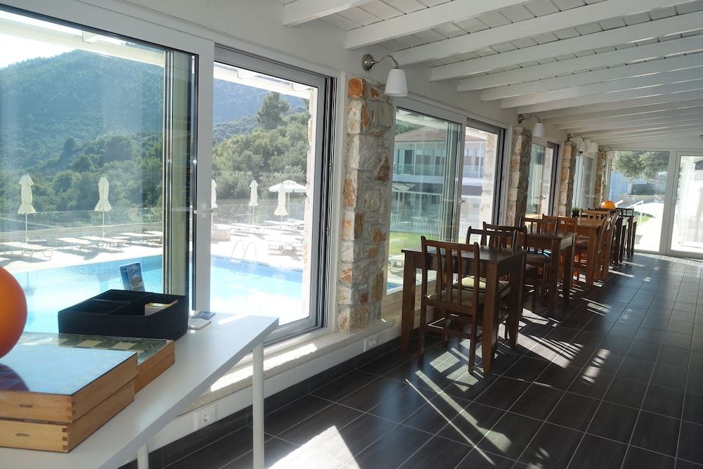 Hotel Rene — Restaurant & bars in Skiathos, Thessaly