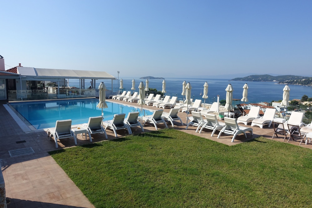 Hotel Rene — Swimming pool in Skiathos, Thessaly