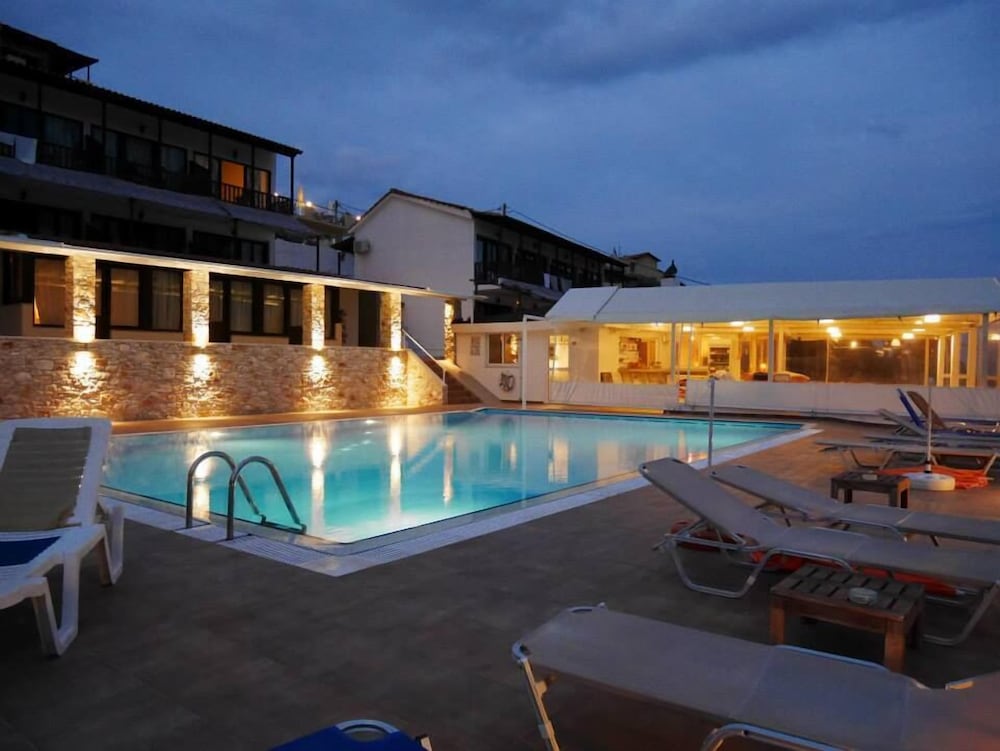 Hotel Rene — Swimming pool in Skiathos, Thessaly