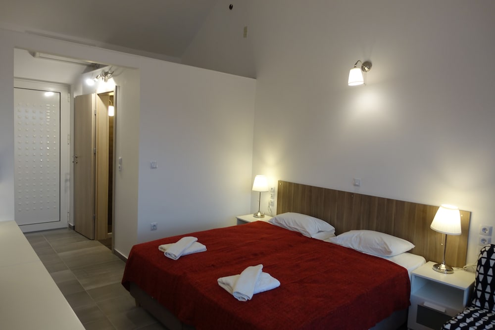 Hotel Rene — Hotel rooms in Skiathos, Thessaly