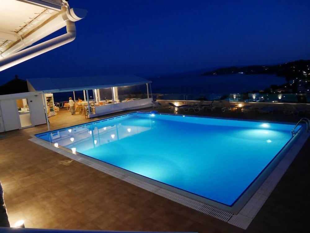 Hotel Rene — Swimming pool in Skiathos, Thessaly