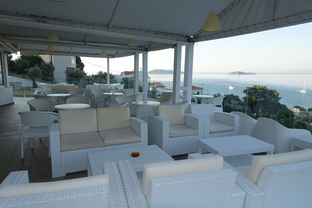 Hotel Rene — Restaurant & bars in Skiathos, Thessaly