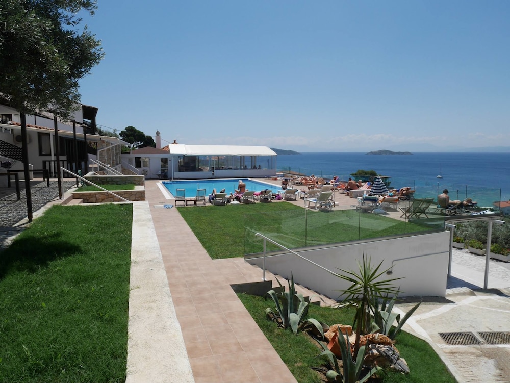 Hotel Rene — Swimming pool in Skiathos, Thessaly