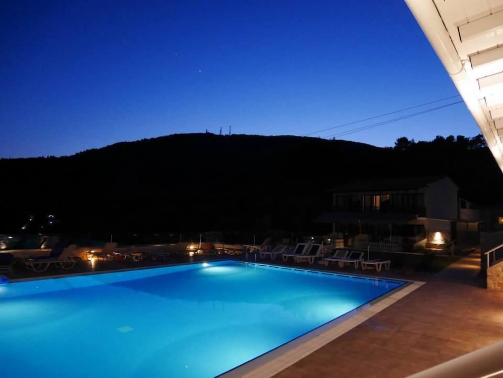 Hotel Rene — Swimming pool in Skiathos, Thessaly