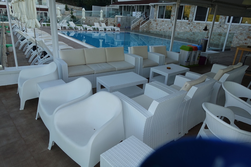 Hotel Rene — Swimming pool in Skiathos, Thessaly