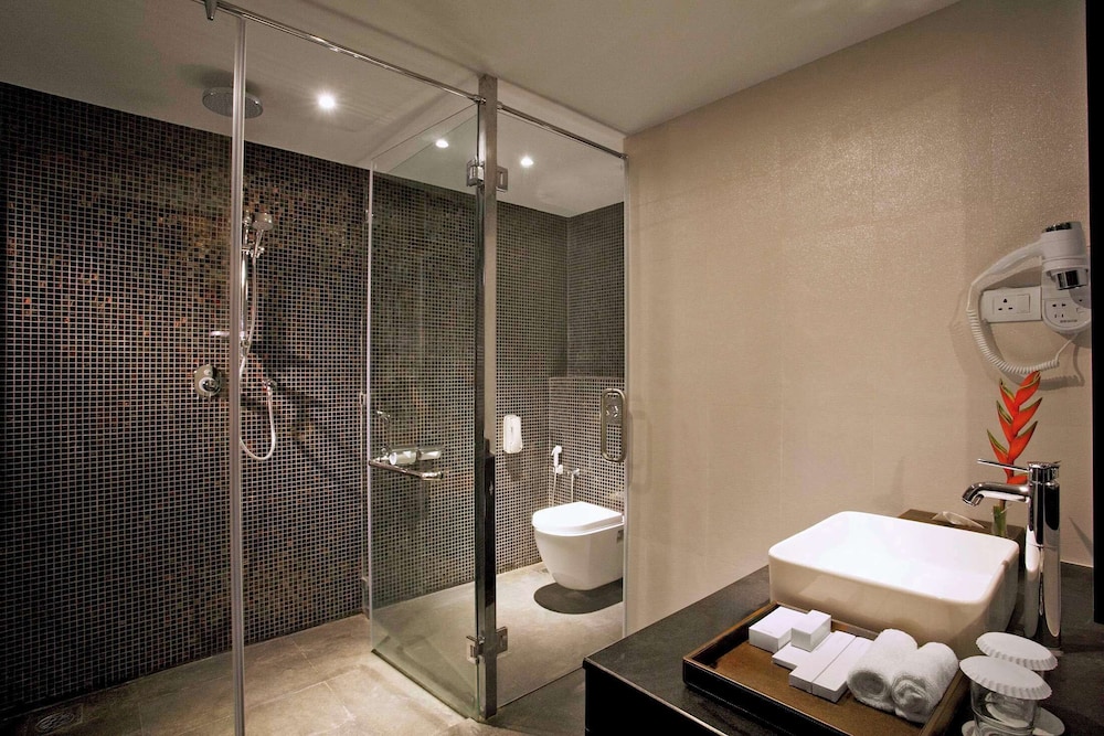 Pullman Bentota Resort and Spa — Hotel rooms in Bentota