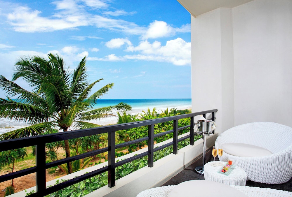 Pullman Bentota Resort and Spa — Hotel rooms in Bentota