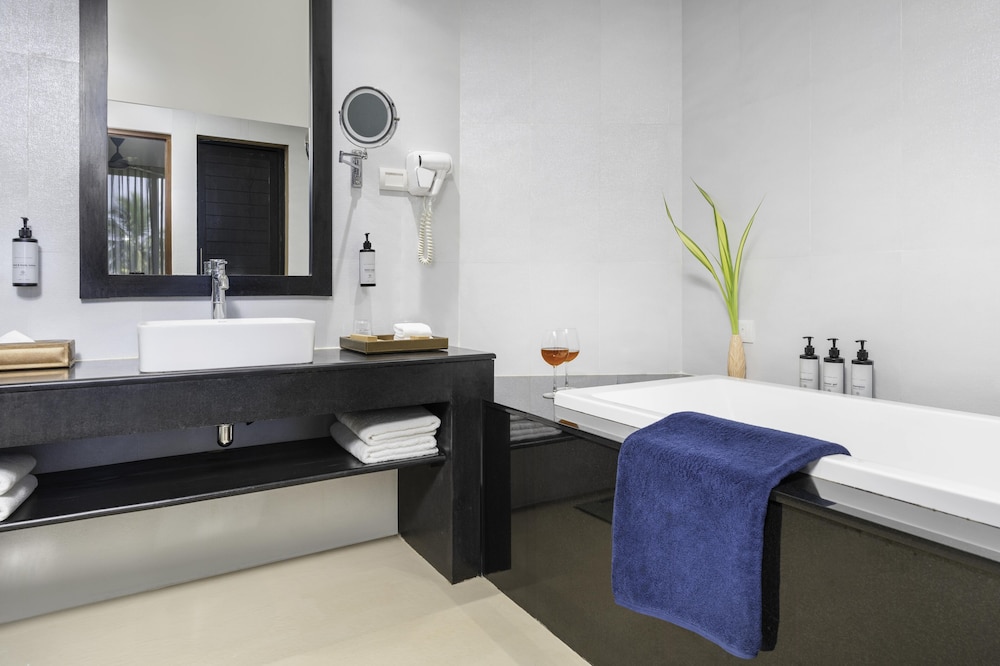 Pullman Bentota Resort and Spa — Hotel rooms in Bentota