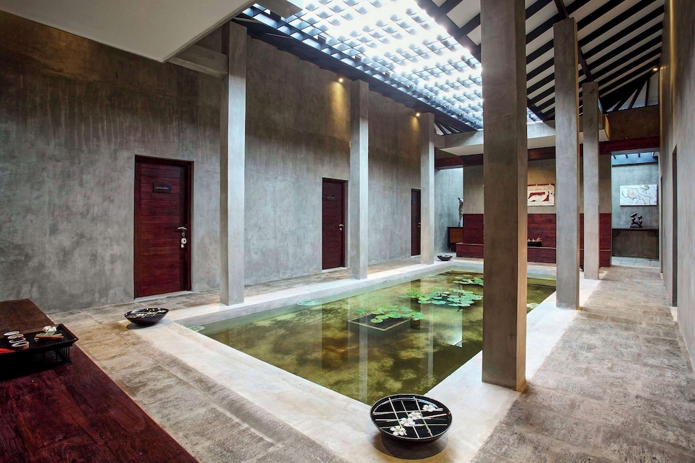 Pullman Bentota Resort and Spa — Hotel building in Bentota