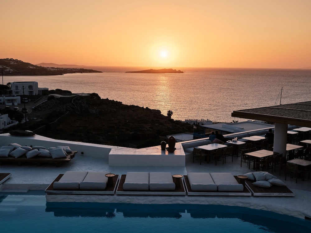 Boheme Mykonos Town - Small Luxury Hotels of the World — Swimming pool in Mykonos Town, South Aegean
